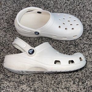 CROCS Classic White Clogs water shoes unisex mens 4 or womens 6